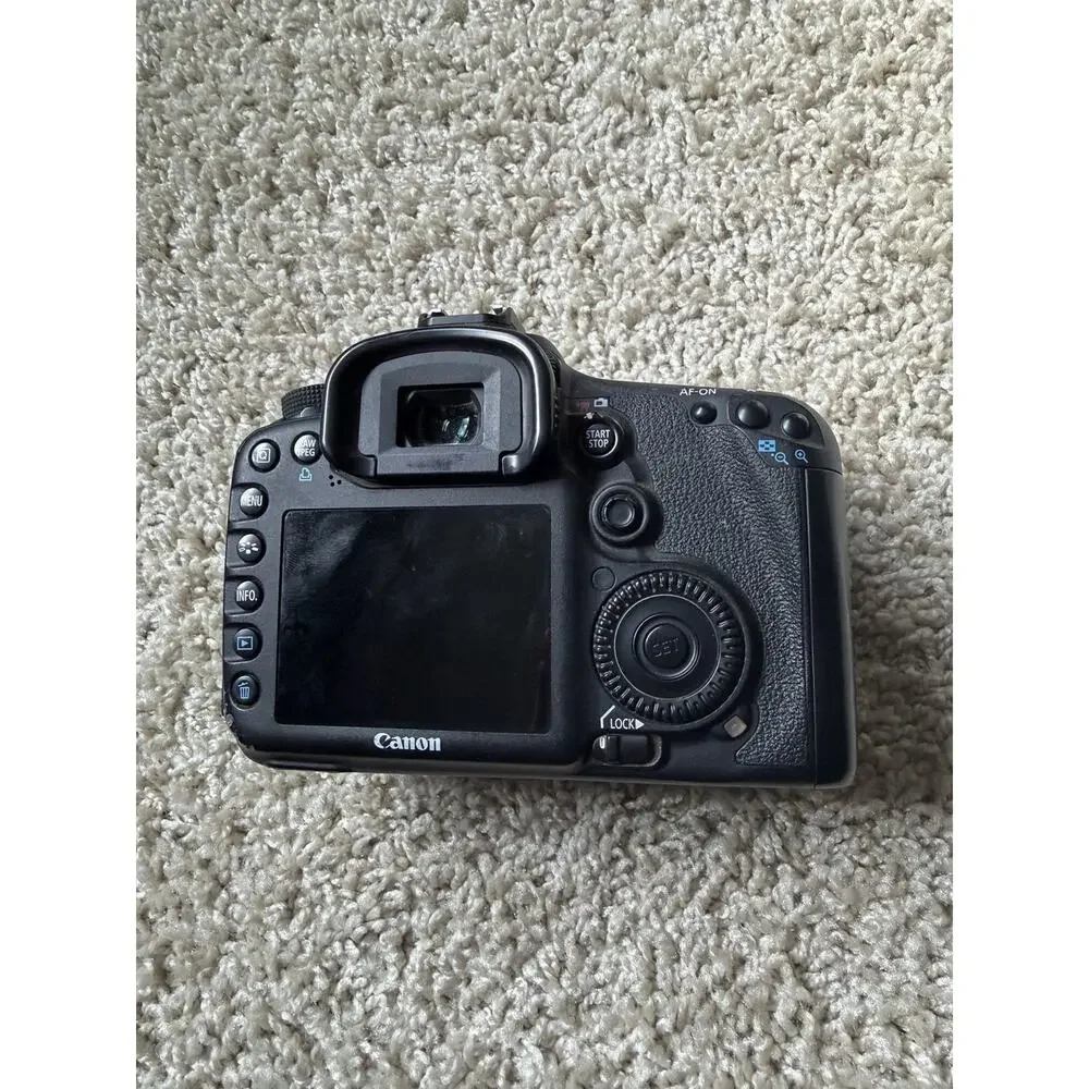 Canon EOS 7D Digital SLR Camera Body Only 18.0MP Black 3in LCD USB AF